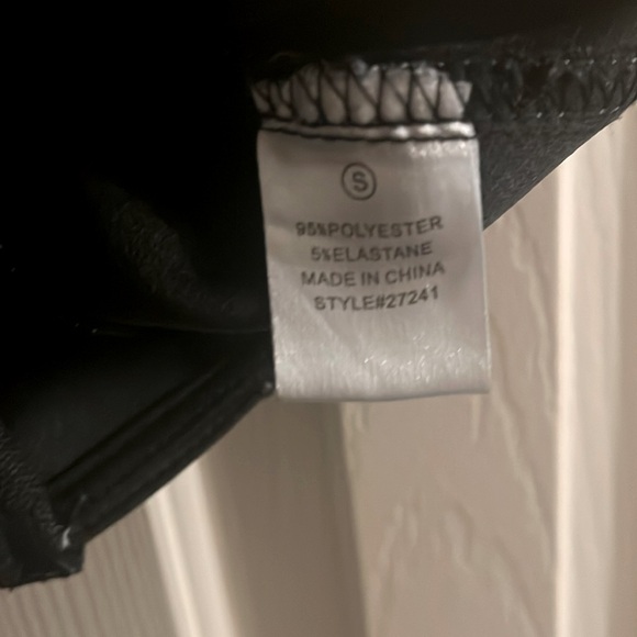 Women’s Small. Black back zipper corset Top.In description there’s 2 style ideas - Picture 6 of 8